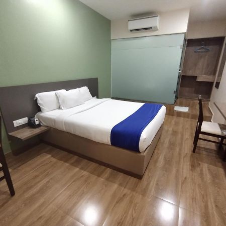 Hotel Ocean Suites Bombaj Exteriér fotografie
